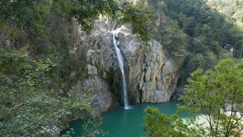 此国本是葡萄牙殖民地，19世纪独立后变成世界强国，如今自甘堕落